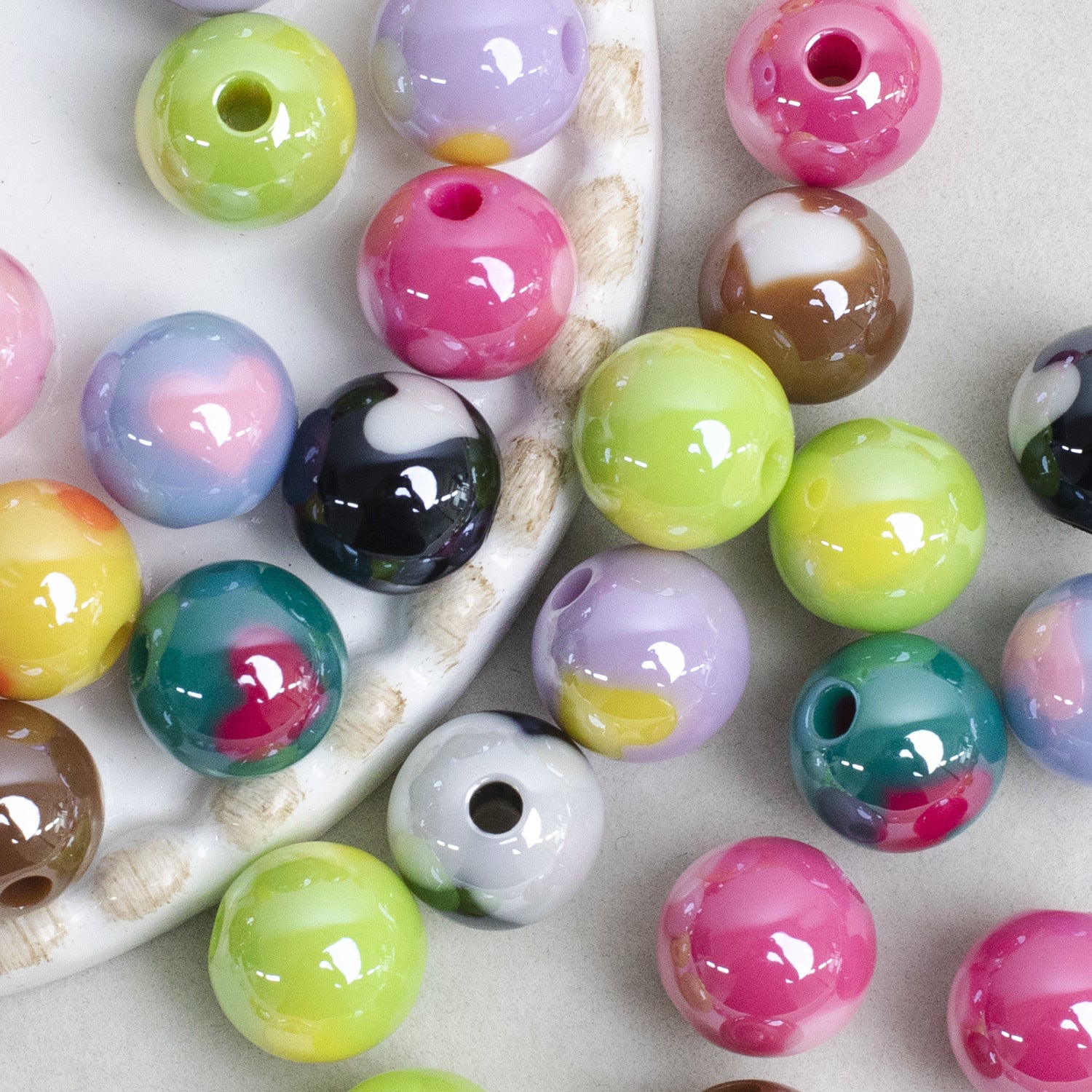 Colorful heart-shaped beads electroplated acrylic through-hole loose beads DIY phone chain beaded jewelry accessories Secondary image