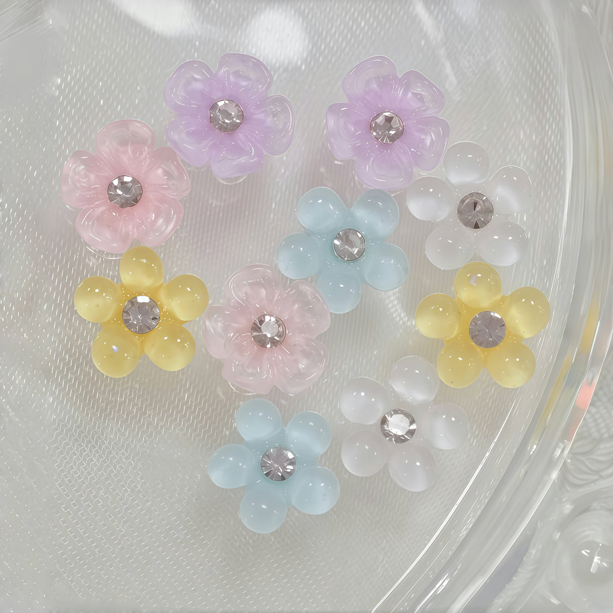 Translucent resin five-petal flower nail art accessory with rhinestones, pastoral ins-style fresh floral nail decoration accessory Secondary image