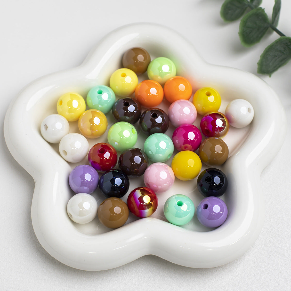 16mm colorful round beads electroplated acrylic beads with through holes for DIY phone chain accessories Secondary image