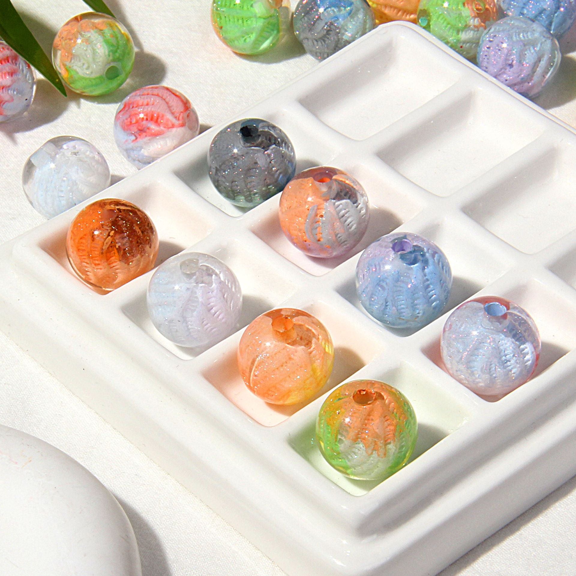 December oil painting style round beads with a high-end feel, acrylic loose beads for DIY phone chains Secondary image