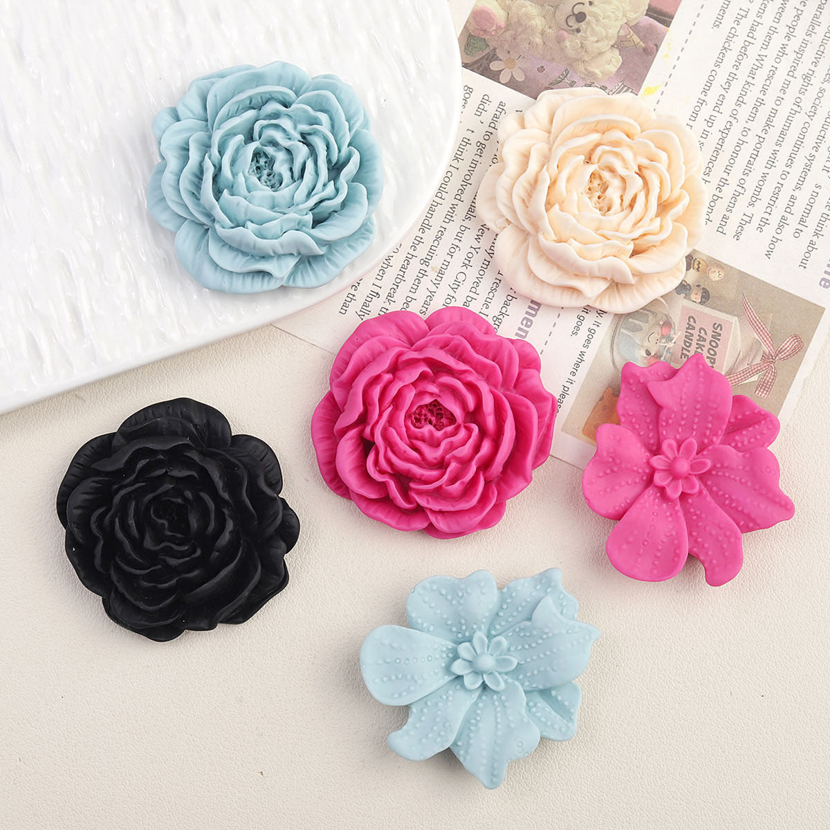 Cartoon DIY resin accessories, shoe charms, handmade hair clips, phone case and shoe buckle decorations Secondary image