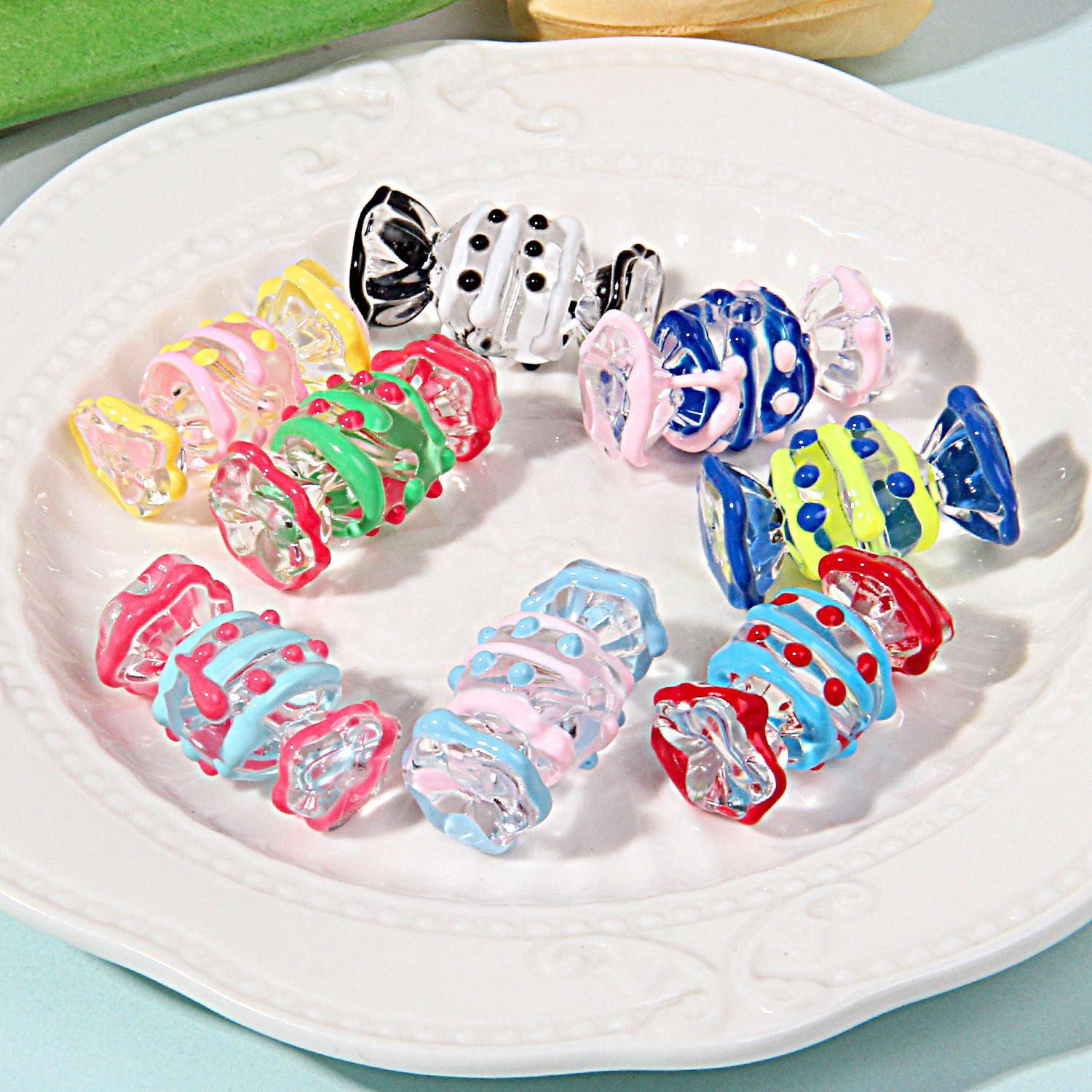 Beaded candy hand-painted beads, bracelet accessories, mobile phone chains, mixed bead DIY jewelry materials, oil beads Secondary image