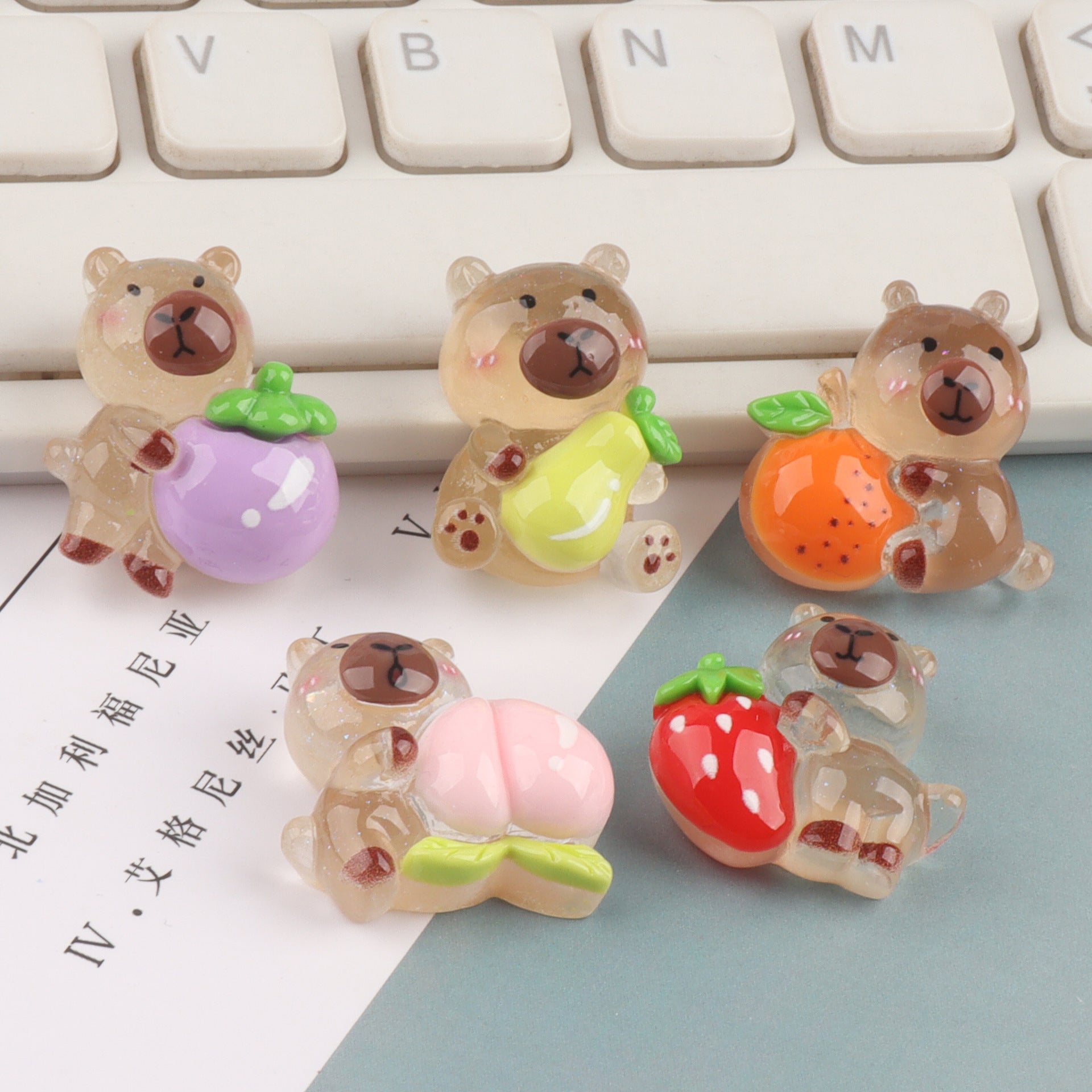Transparent cartoon cute capybara guinea pig resin accessories, handmade DIY small ornaments, cream glue hairpin materials Secondary image